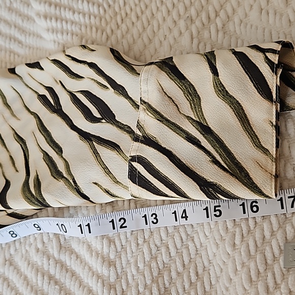 Vince Camuto 1x green and ivory open collar blouse - Picture 14 of 16